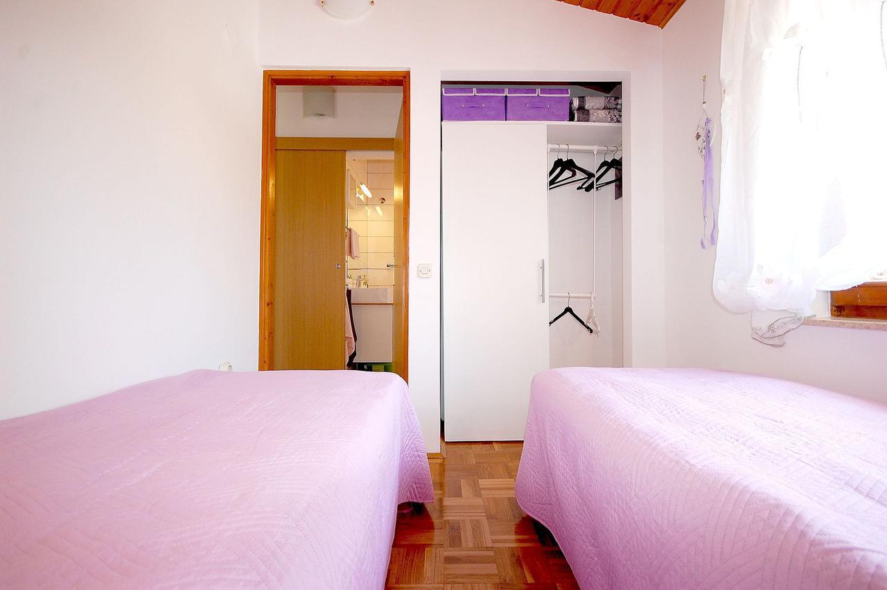 Apartment Bedenikovic By El-Pi Tours Malinska Eksteriør billede
